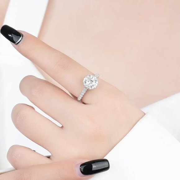 Stunning GRA Certified Halo 1.00Ctw Moissanite Diamond Ring 18k White Gold - Picture 8 of 9